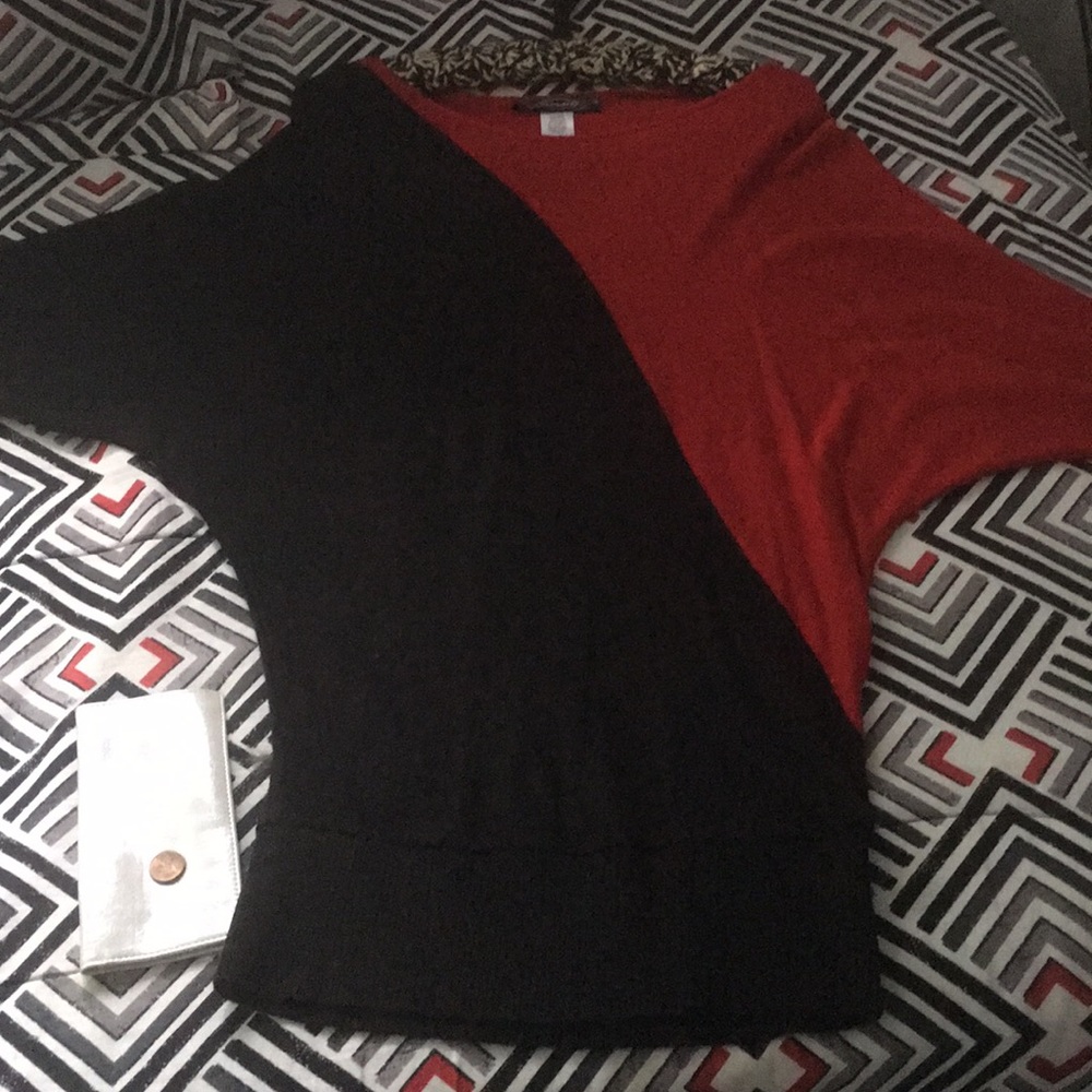 Red&black doman sleeve sweater